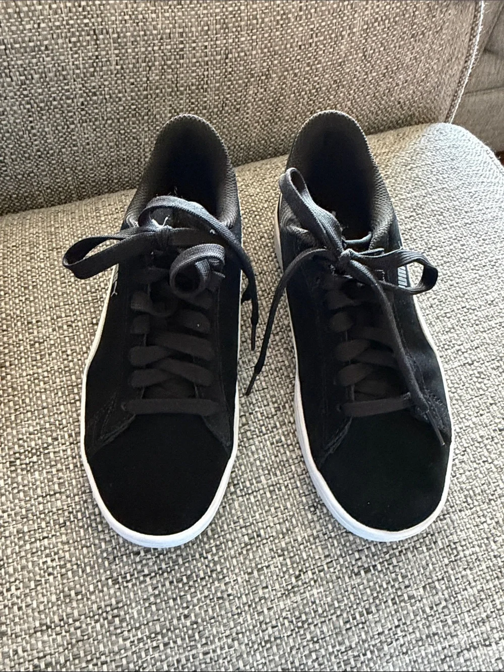 PUMA Unisex Kid's Smash v2 Suede Court Sneakers Black/White Size 4.5